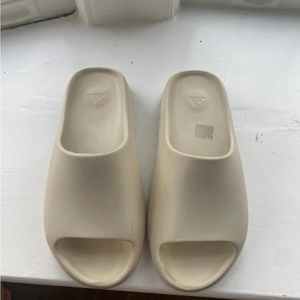 “Bone” Yeezy slides
